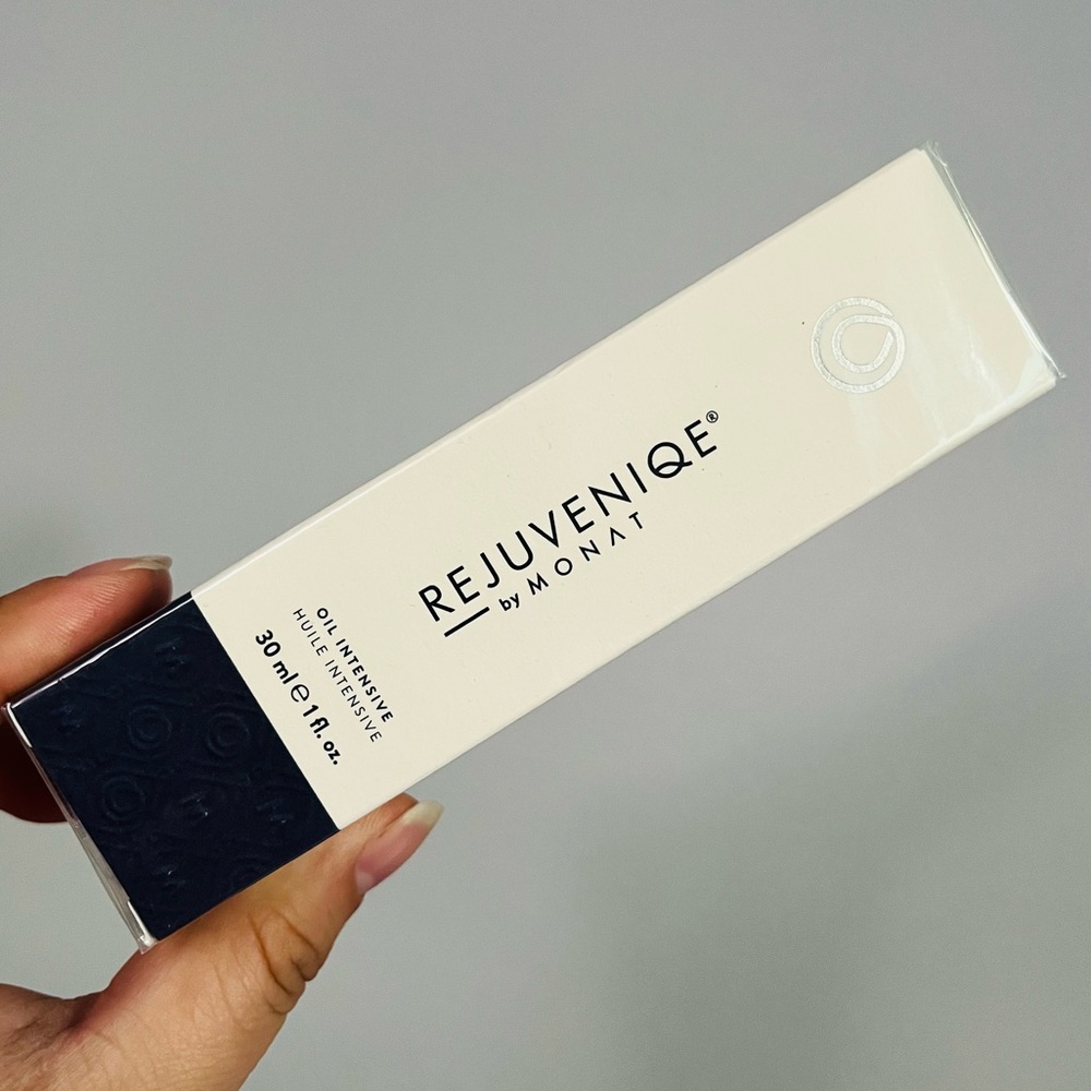 Rejuveniqe Oil Intense Serum by Monat